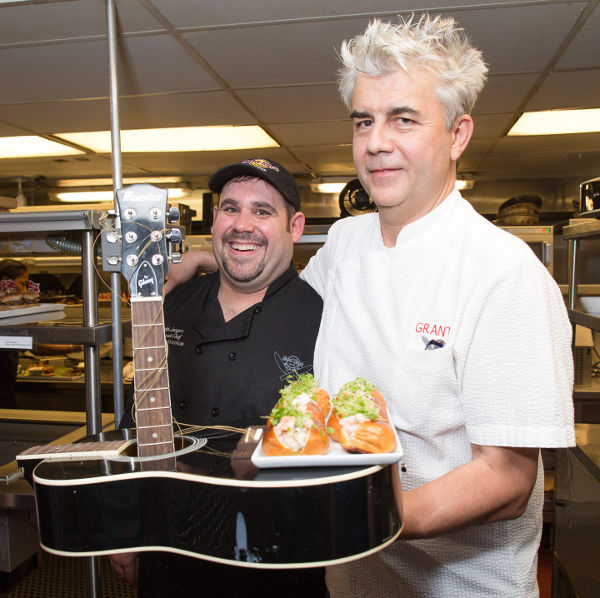 hardrock_crossroads_lobsterrolls_again600